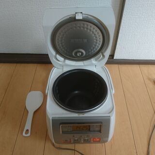 炊飯器の画像