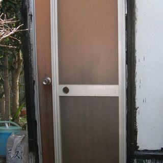 浴室サッシドア：外枠付：ドアノブなし　中古　無料