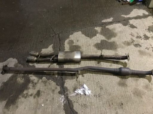 20ヴェルファイアより取り外し　20アルファード　20ヴェルファイア　2.5 デュアルマフラー　ストレート