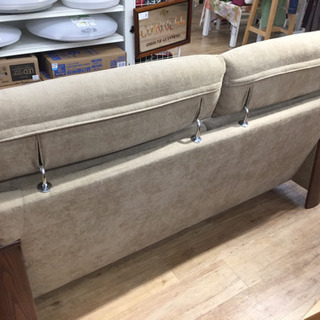 ニトリの3人掛けソファー（ベージュ×ブラウン）です。【トレファク東