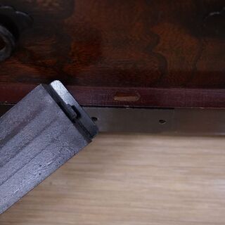 飾りがしっかりとした時代箪笥✨車箪笥✨鍵機能あり✨幅76×奥行46×高さ61cm✨中古品の画像