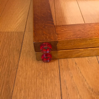 折り畳みのテーブルの脚の画像