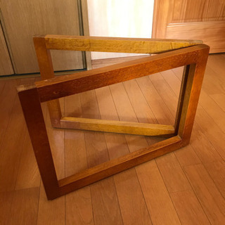 折り畳みのテーブルの脚の画像