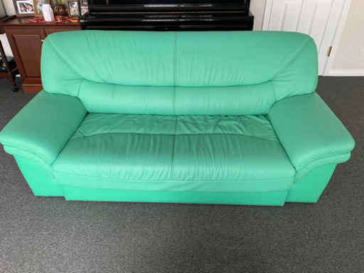 フランスベッドの本革ソファー　三人掛け