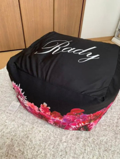 Rady リゾフラ　ビーズクッション