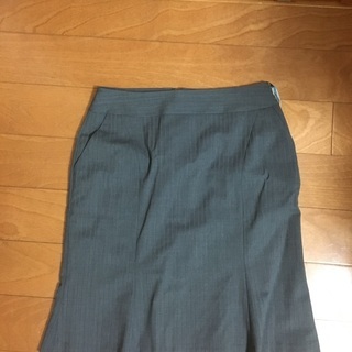 P.S.FA 新品　スカートスーツ　グレー　7号の画像