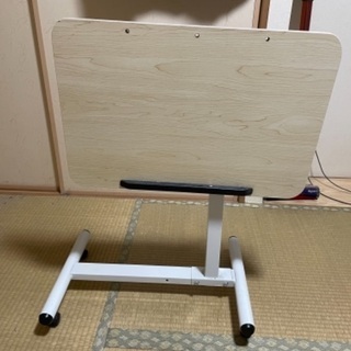 ベット脇に置くテーブル