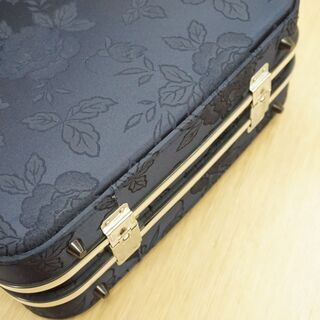 無料！✨昭和レトロなスーツケース✨キャスターなしタイプ✨昔風の鞄✨鍵付き✨中古品の画像