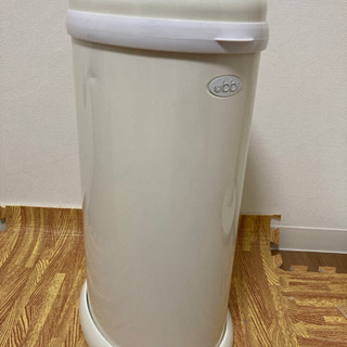 ubbi 日本育児　人気　おむつペール　ゴミ箱　ホワイト