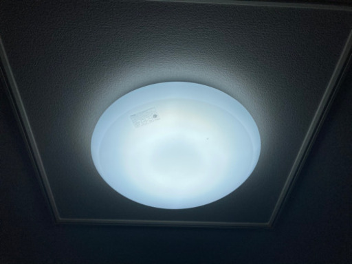 引っ越しの為、処分します。東芝LEDシーリングライト、照明器具、LEDH0808AD-LD