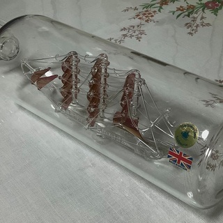 【さらに半額にしました‼️　ボトルシップ　イギリス製　500円で...