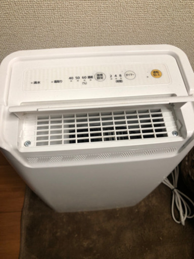 除湿機とサーキュレーター(3年半使用)