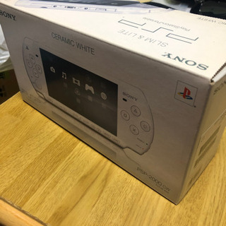 PSP2000cw 白色　バッテリー付き