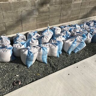 残土　土嚢　差し上げます。