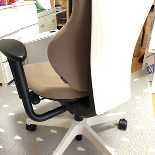 イトーキ　ITOKI 　カシコチェアの画像