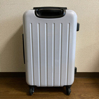 A.L.I 白キャリーケース　スーツケース　31ℓの画像