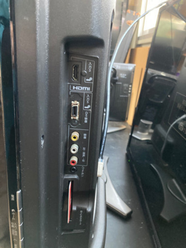 シャープ液晶テレビ　足付き