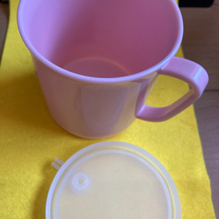 新品❗️フタ付きプラスチックコップの画像