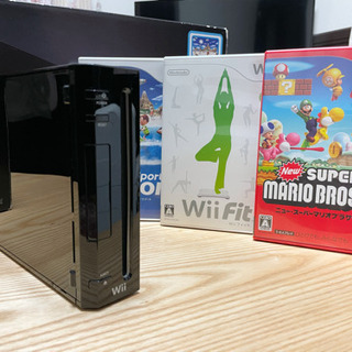【値下げしました】Wiiスポーツリゾートセット WiiFit,マリオ,リモコン3本付きの画像