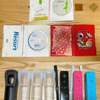 【値下げしました】Wiiスポーツリゾートセット WiiFit,マリオ,リモコン3本付きの画像