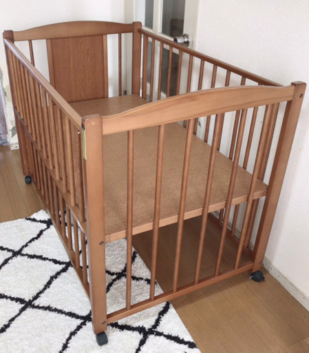 ベビーベッド　サワベイビー