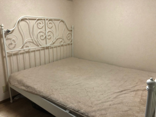 【4月下旬まで掲載】アンティーク♡クイーンサイズ　ベッドフレーム