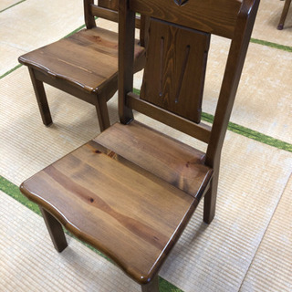 取引決定。椅子２脚の画像
