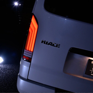 ハイエース　テールランプの画像