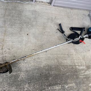 マキタ　エンジン式草刈り機　お貸しします