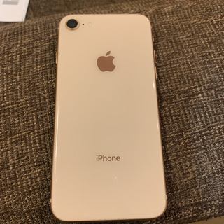 iphone８　ゴールド　シム解除済みの画像