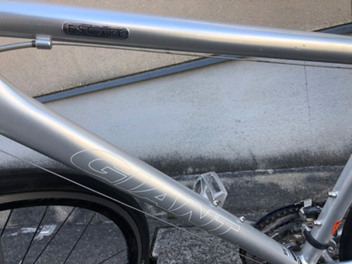 【エスケープR3】シルバー　美品❗️大人気ジャイアント　若林自転車　膳所　SALE中❗️値段交渉OK❗️