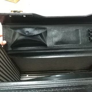 値下げしました。最終価格。出張に便利ですよ。きれいです。鍵もあります。の画像