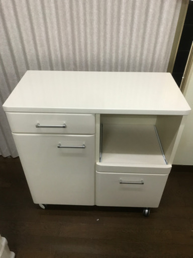 食器棚　白　キッチン収納　キャスター付きです★