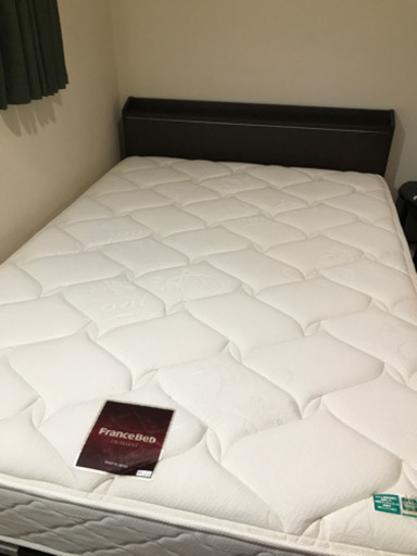 ベッド　ダブルサイズ