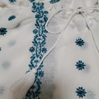 チチカカ ストライプ刺繍トップスの画像