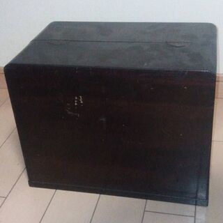 【昭和前期】くけ台付き裁縫箱　ソーイングボックス　御針箱　小物入れ　隠し収納（木製30幅x19奥x23高cm）の画像