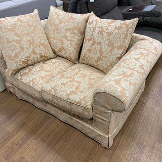 ２人掛けソファー　ベージュ　売場展開中！！！