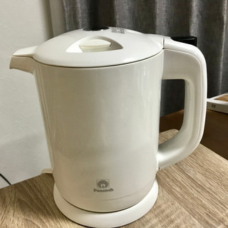 予約完了［3月19日まで】PEACOCK 電気ケトル　電気ポット　WDK-08の画像