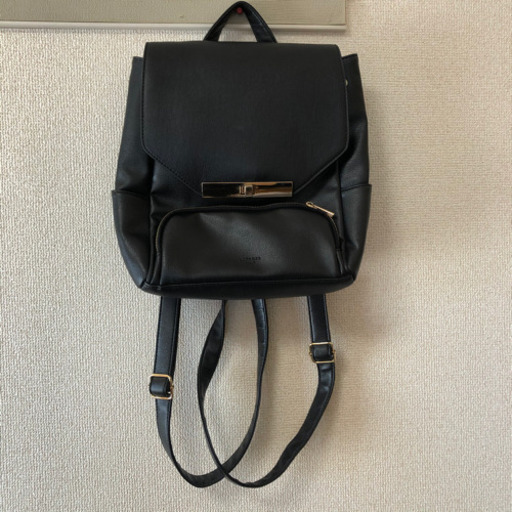 黒 レザーリュック