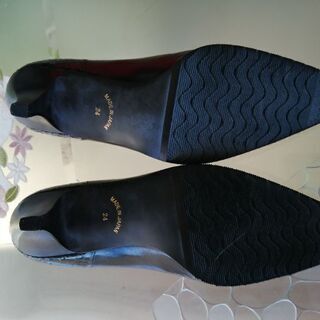 ヘビ皮？パンプス・24cm・黒の画像