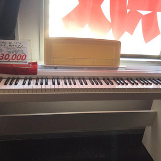 ??電子ピアノ??