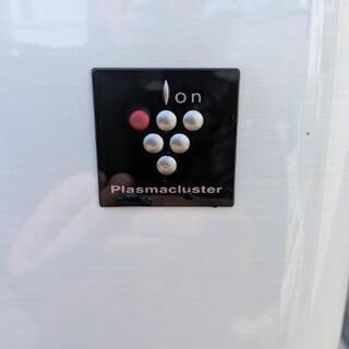 在庫一掃処分の為値下げしました!シャープ冷蔵庫314リットルプラズマクラスター2012年式。上扉両開き型の画像