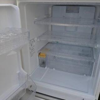 在庫一掃処分の為値下げしました!シャープ冷蔵庫314リットルプラズマクラスター2012年式。上扉両開き型の画像
