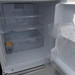 在庫一掃処分の為値下げしました!シャープ冷蔵庫314リットルプラズマクラスター2012年式。上扉両開き型の画像