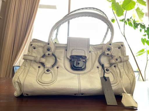②新品未使用白いショルダーバッグ