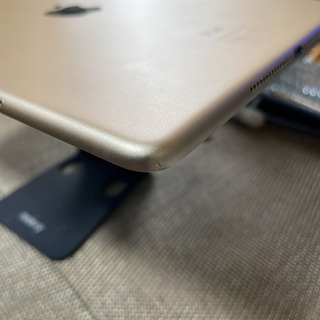 iPadair2 Wifi+Celluar/32GB ゴールド auの画像