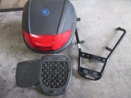 ★ワイズギア　シグナスX　５型　SED8J　キャリア　リアボックス　トップケース　パニアケース　鍵付き　キャリア付き！