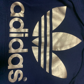 adidasパーカー