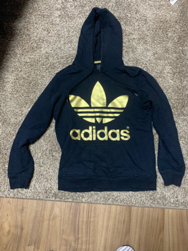 adidasパーカー