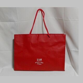 春先からのお洒落に、23区 HOMMEのショートコートの画像